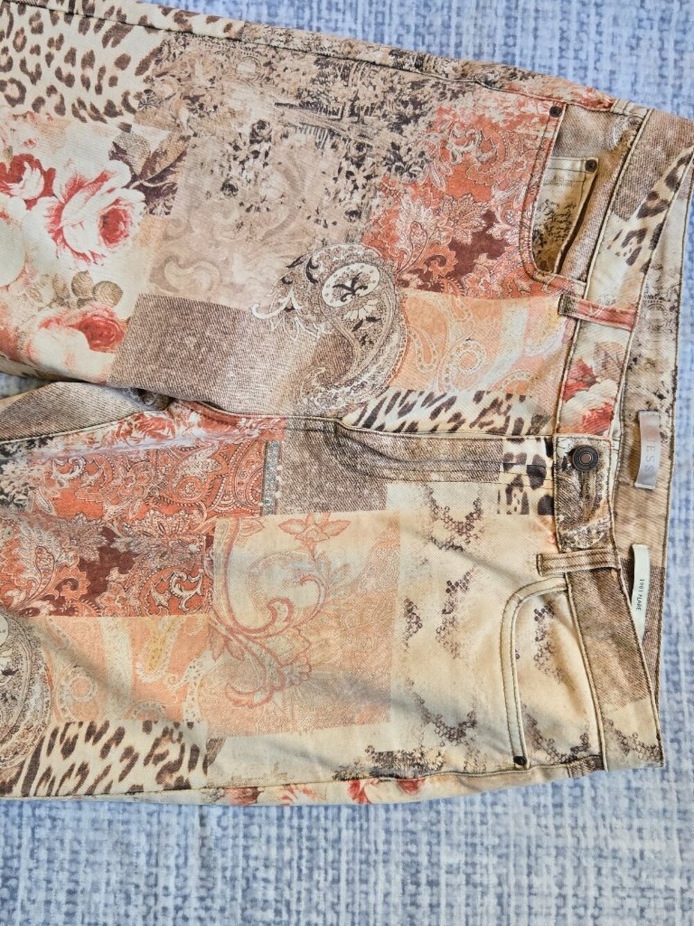 Printed Guess 1981 Flare Jeans - Picture 3 of 5